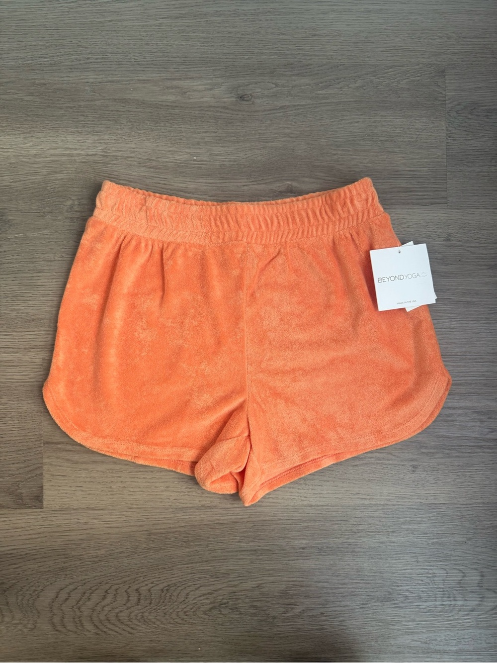 *NWT* Beyond Yoga Tropez Sweat Shorts Size XS